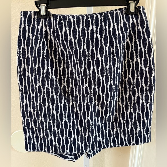 LOFT Faux-Wrap Asymmetrical Navy White Skirt - Size S - Picture 2 of 3